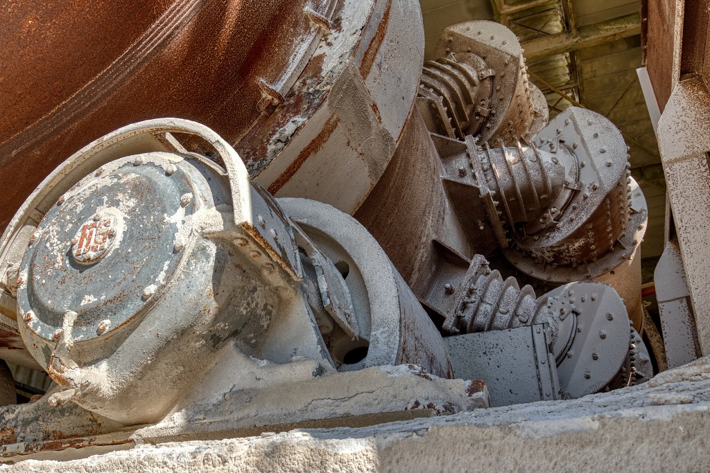 limestone factory hdr urbex belgie trash abandoned luik decay verlaten kalkoven kalksteengroeve ampsin museum
